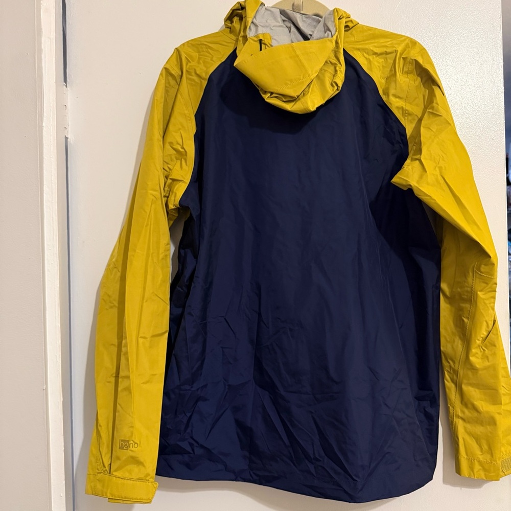 Patagonia Torrentshell Packable Blue and Yellow Rain Jacket - Picture 13 of 13